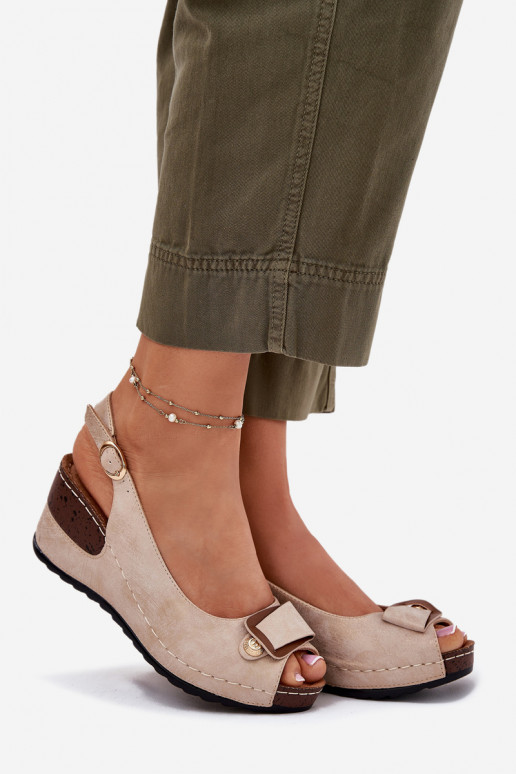 Sandalias ligeras de plataforma arena y oro Comfort Shoes Efravia