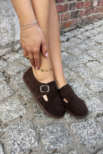 Zapatos de mujer con hebillas de ante sintético en color chocolate Sombellia 2