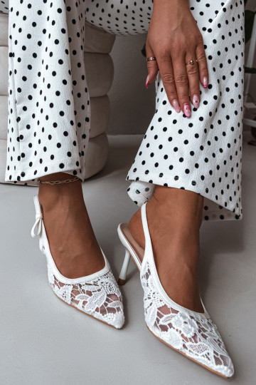 Sandalias de mujer con tacones finos con encaje el color blanco Pelivelle