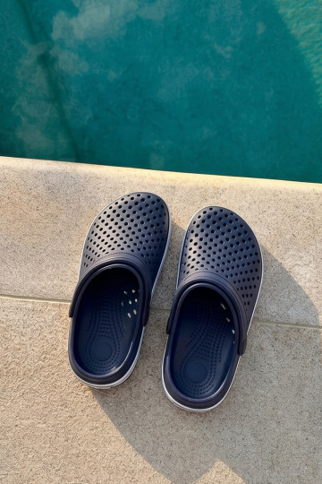 Zapatillas ligeras para hombre en azul oscuro Tai Turiravena