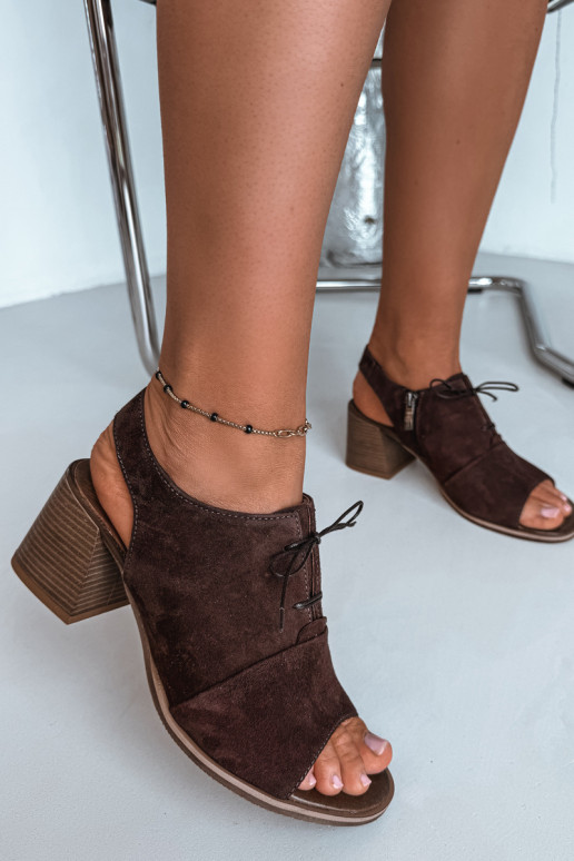 Zapatos de tacón elegantes de cuero con detalles estilizados Zazoo 40523 en color chocolate