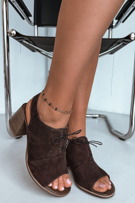 Zapatos de tacón elegantes de cuero con detalles estilizados Zazoo 40523 en color chocolate