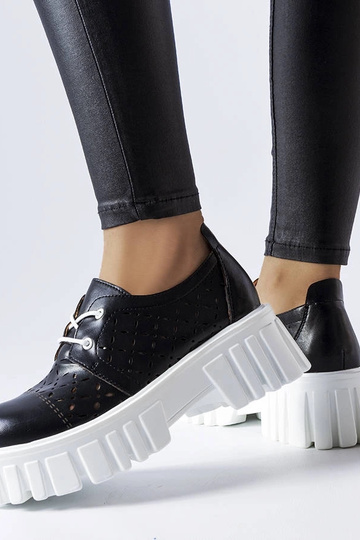 Mocasines chunky perforados negros Camus