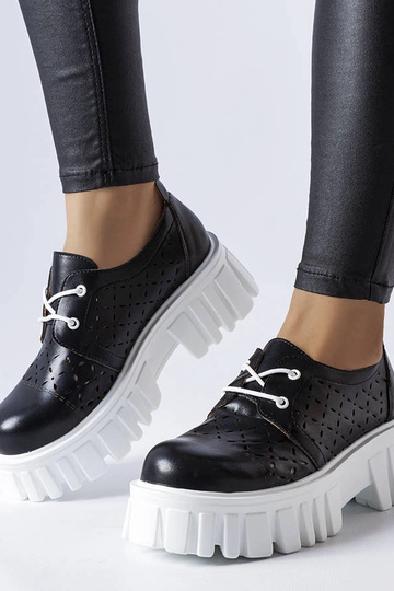 Mocasines chunky perforados negros Camus 2