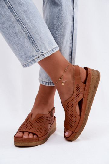 Sandalias de mujer marrón perforadas con plataforma Tai turiciejka L4494-29 2
