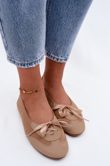 Bailarinas deportivas beige con detalles elegantes Peonia