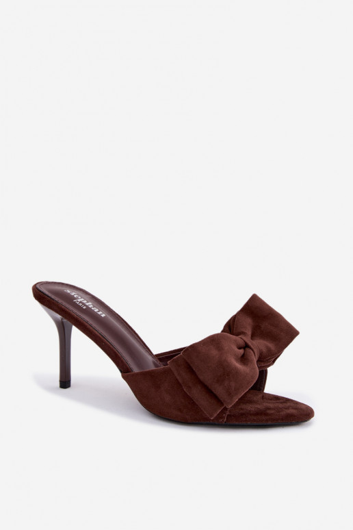 Zapatillas de mujer con tacones delgados y lazos en ante color chocolate Tai turignolia