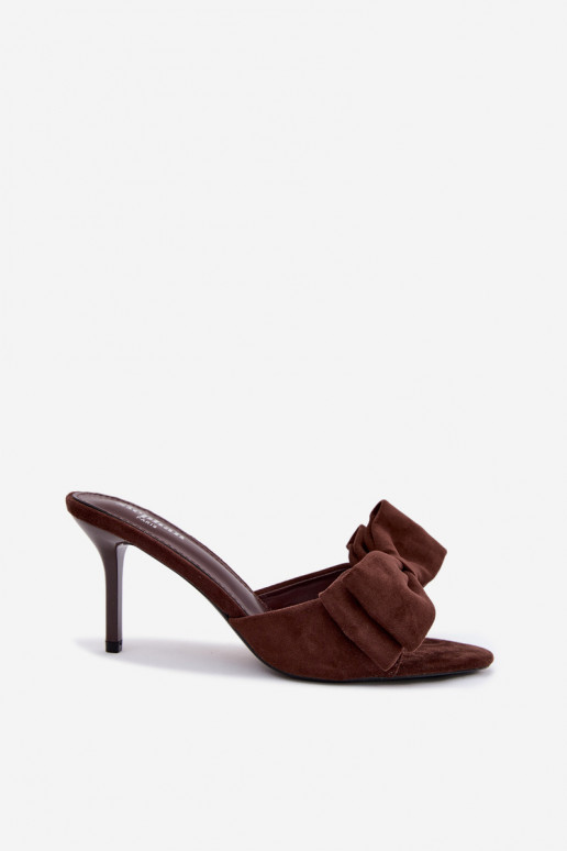 Zapatillas de mujer con tacones delgados y lazos en ante color chocolate Tai turignolia