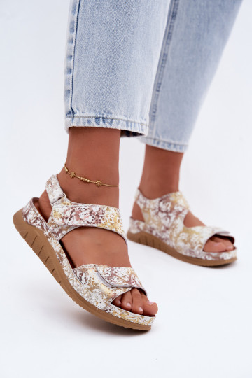 Sandalias blancas y doradas para mujer con plataforma y cierres adhesivos 2