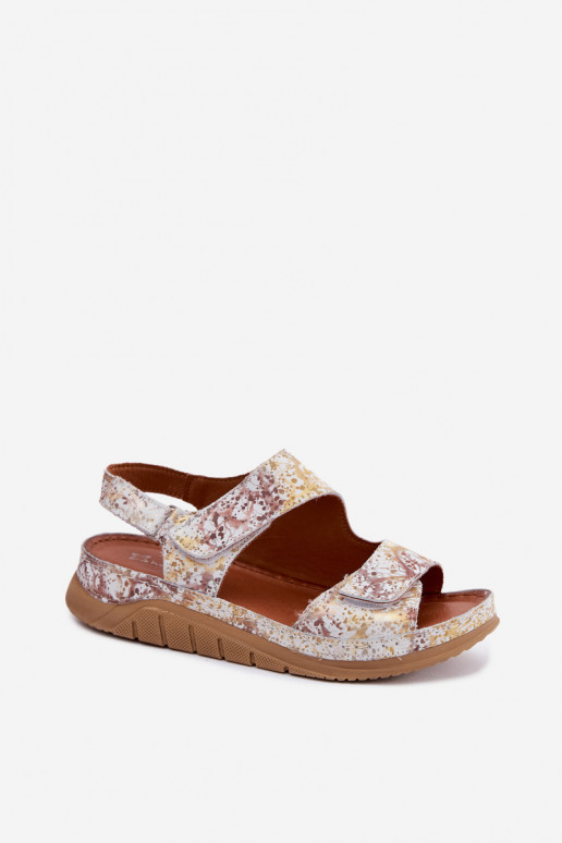 Sandalias blancas y doradas para mujer con plataforma y cierres adhesivos