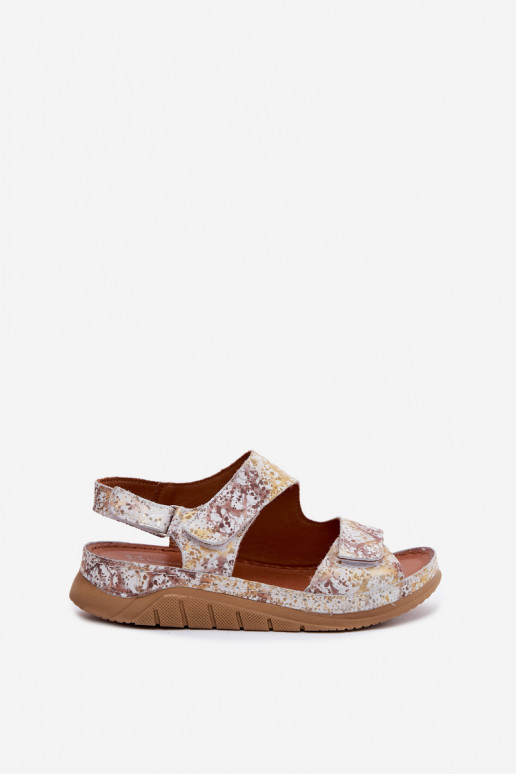 Sandalias blancas y doradas para mujer con plataforma y cierres adhesivos