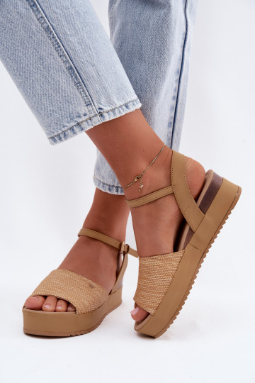 Sandalias de color arena para mujer con plataforma