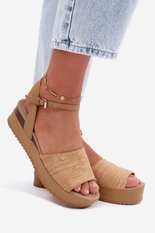 Sandalias de color arena para mujer con plataforma