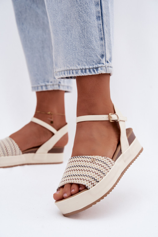 Sandalias de color marfil para mujer con plataforma