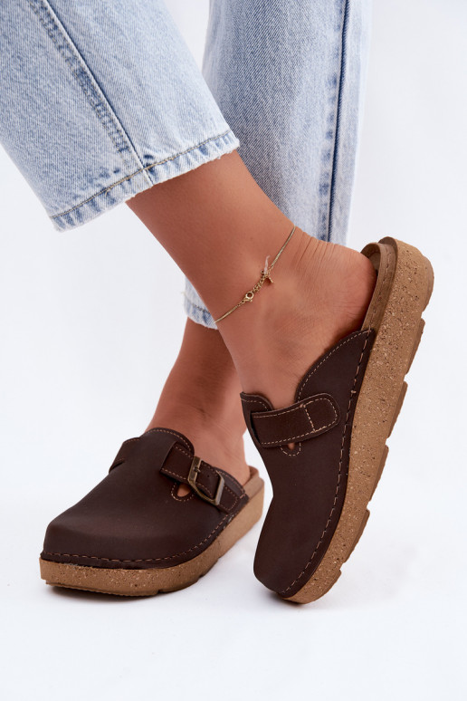Zapatillas con hebillas Inblu, color chocolate