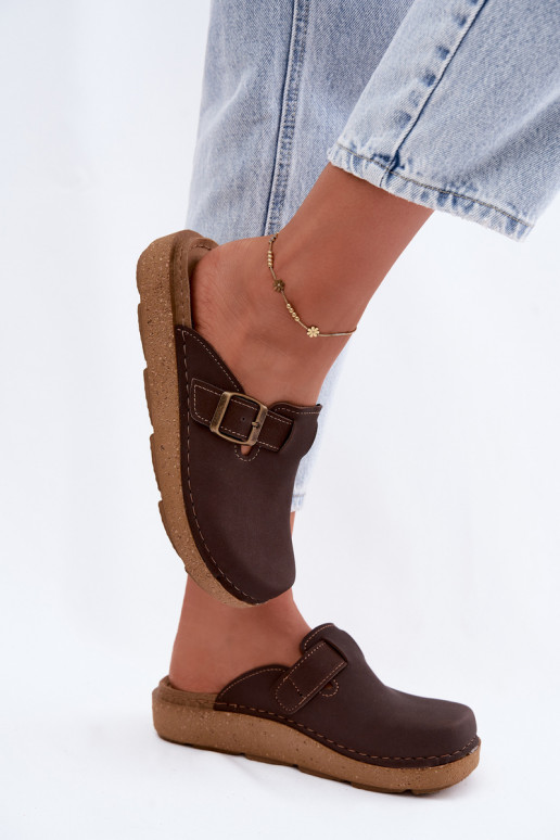 Zapatillas con hebillas Inblu, color chocolate