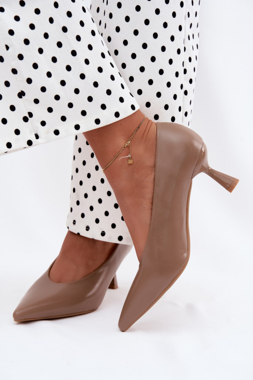 Zapatos de punta con tacones en caqui Silenta