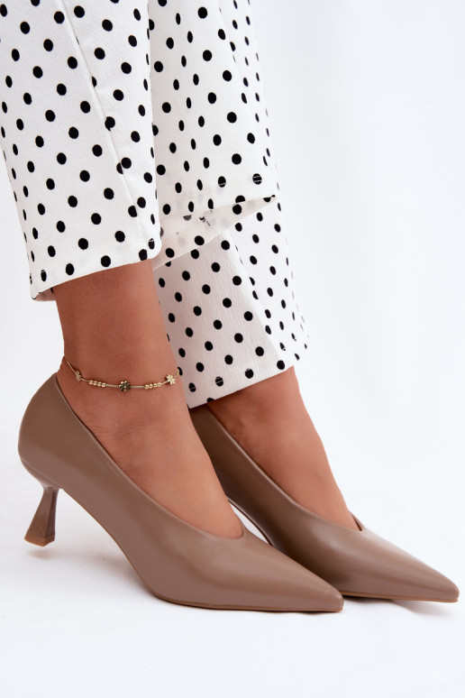 Zapatos de punta con tacones en caqui Silenta