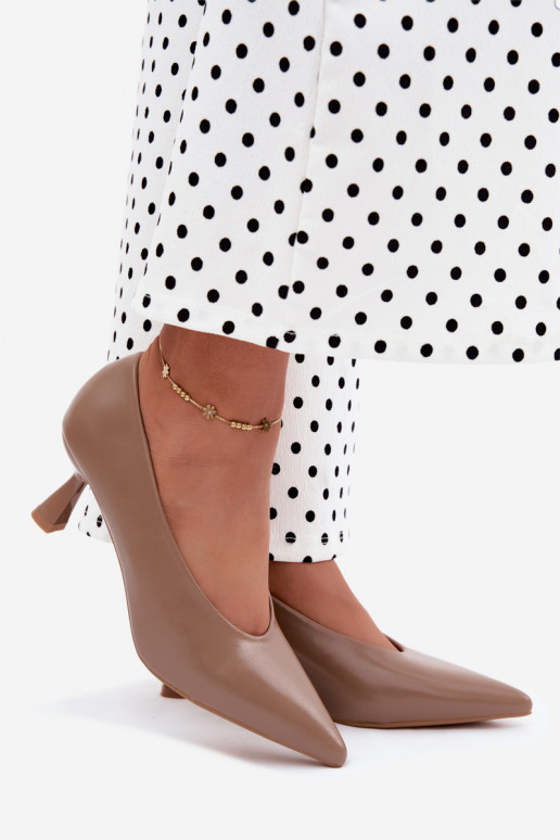 Zapatos de punta con tacones en caqui Silenta