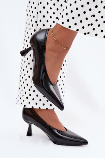 Zapatos de punta con tacones en negro Silenta
