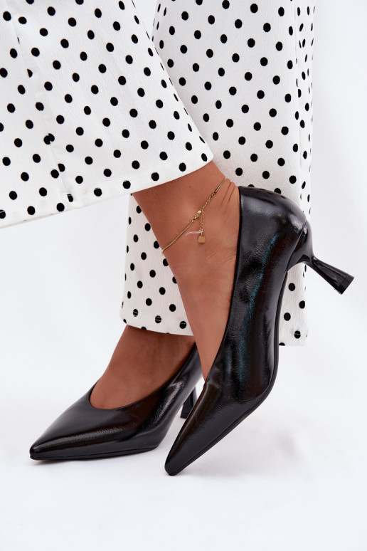 Zapatos de punta con tacones en negro Silenta