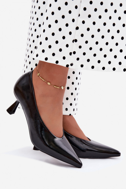 Zapatos de punta con tacones en negro Silenta