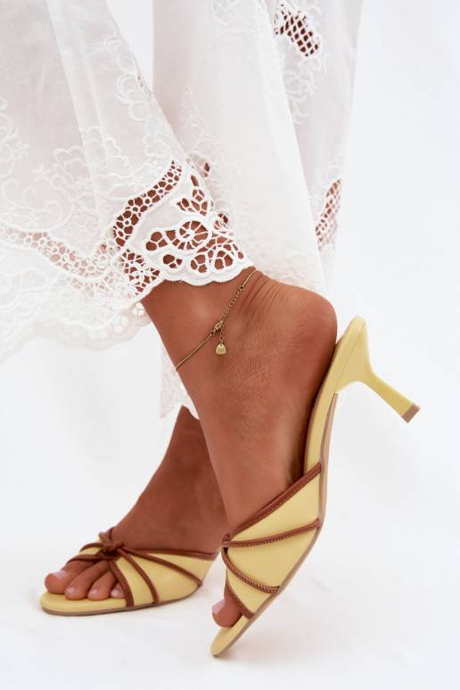 Zapatillas de mujer con tacones finos en cuero sintético amarillo Orchidia
