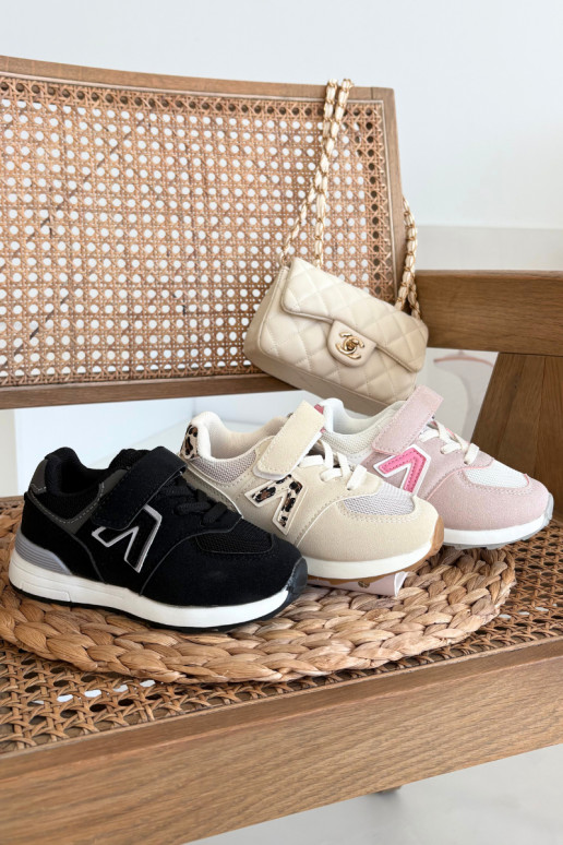 Zapatillas infantiles rosas con cierres de velcro Galisse