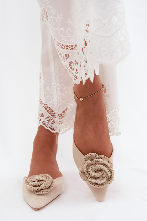 Sandalias de mujer con decoración en ante color marfil Gardenia