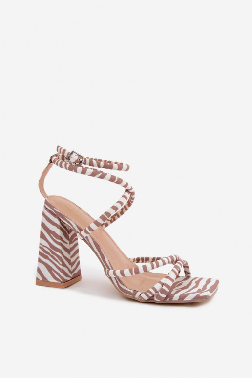 Sandalias de tacón alto en color arena Zebra Josette
