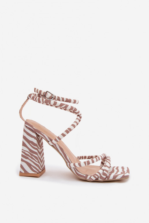 Sandalias de tacón alto en color arena Zebra Josette