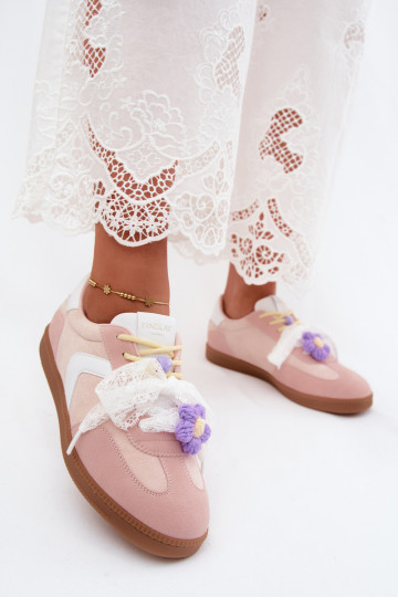Zapatillas de mujer con flores elegantes y lazo en color rosa Coastelle