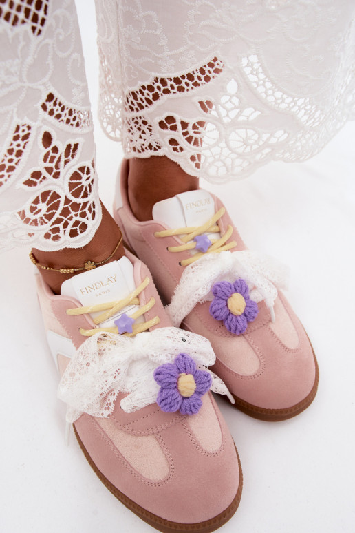 Zapatillas de mujer con flores elegantes y lazo en color rosa Coastelle