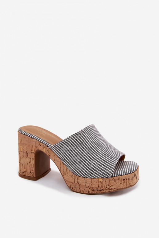 Zapatillas de mujer con tacones y rayas en color negro Poplina