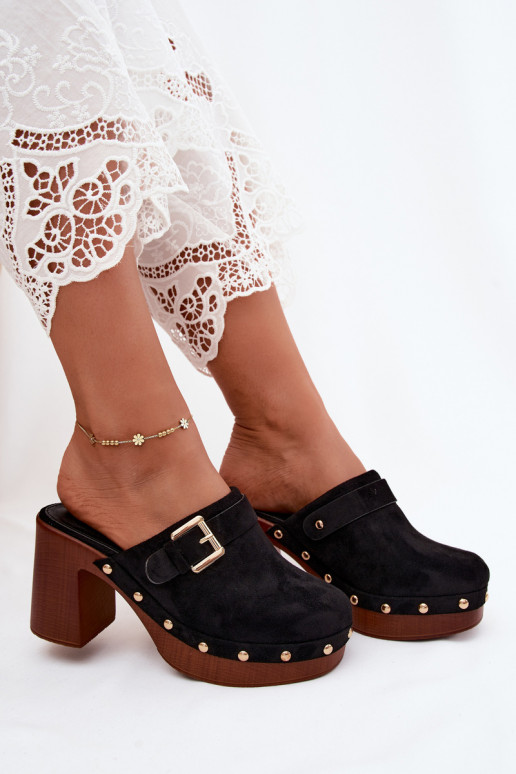 Zuecos negros de mujer con tacones, hebillas y tachuelas Lagunelle