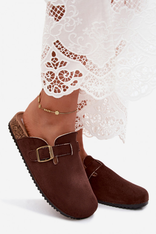Zuecos de mujer color chocolate con hebillas de ante sintético Tropina