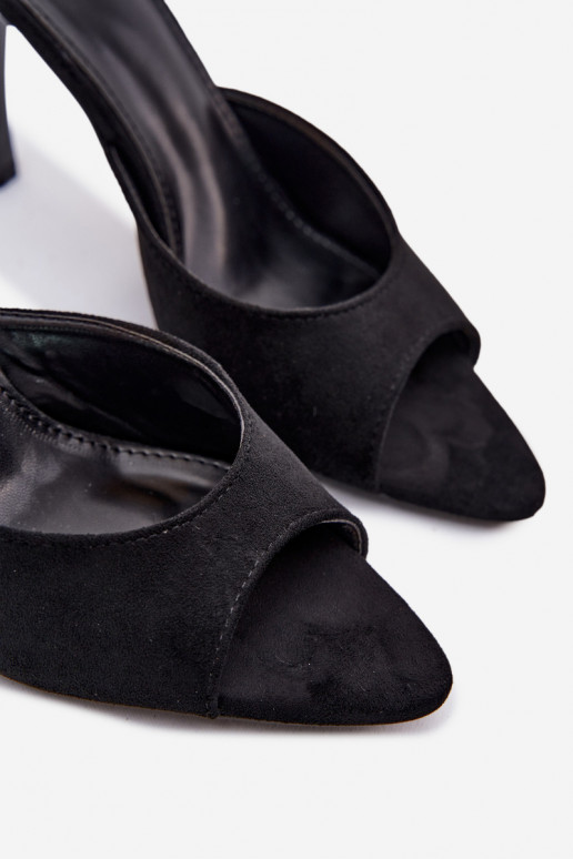 Chanclas con tacones finos de ante sintético en negro Cherryssa