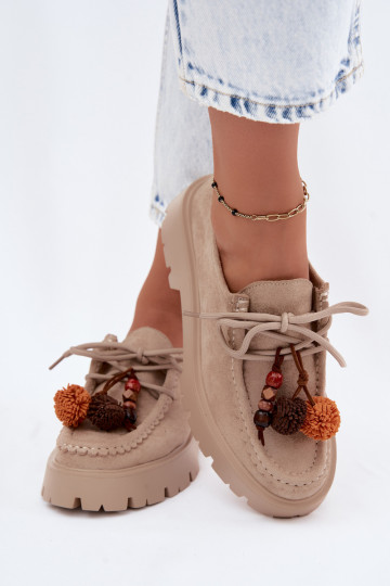 Zapatos con bonitos detalles de ante sintético en color arena Melonia 2