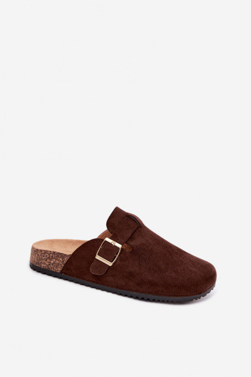 Zuecos para mujer con plataforma y hebillas en color chocolate Selio