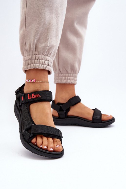 Sandalias de mujer con cierres adhesivos en negro Lee Cooper LCIN-26-34-4423L