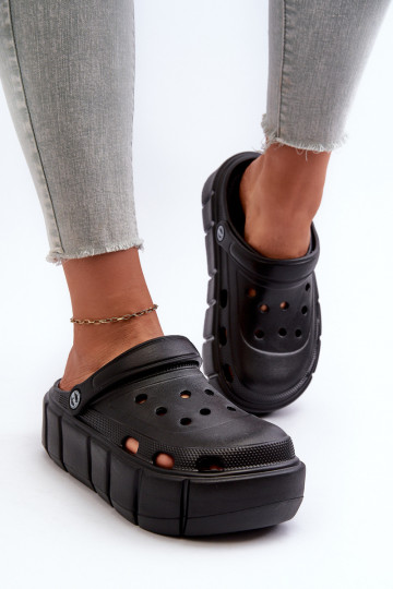 Zapatillas ligeras de mujer con plataforma en color negro Itubia