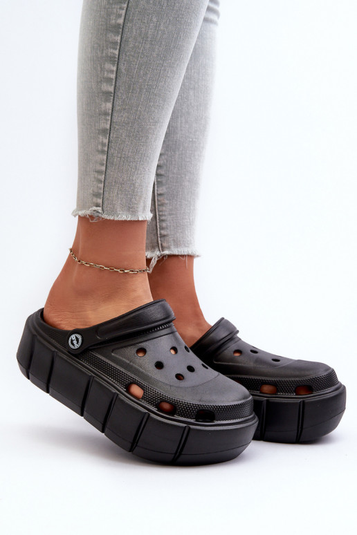 Zapatillas ligeras de mujer con plataforma en color negro Itubia