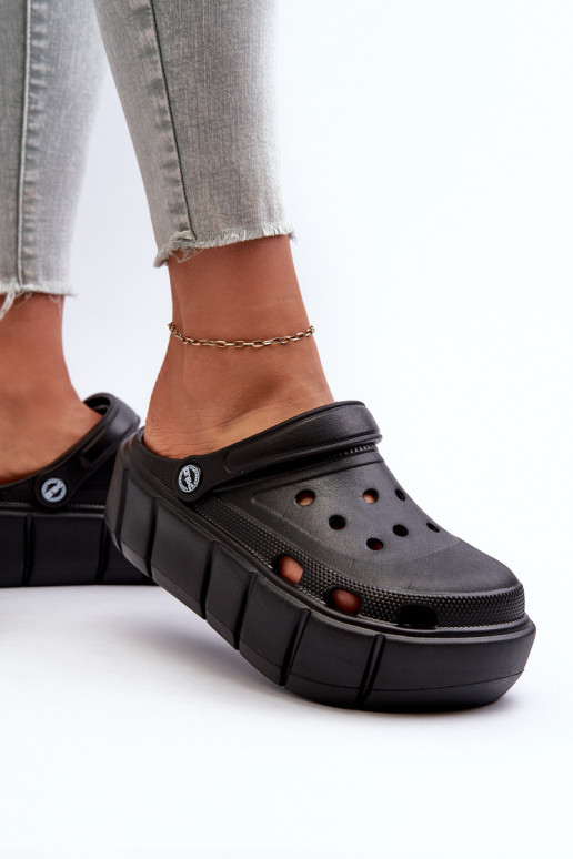 Zapatillas ligeras de mujer con plataforma en color negro Itubia