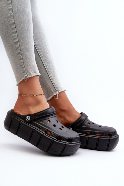 Zapatillas ligeras de mujer con plataforma en color negro Itubia