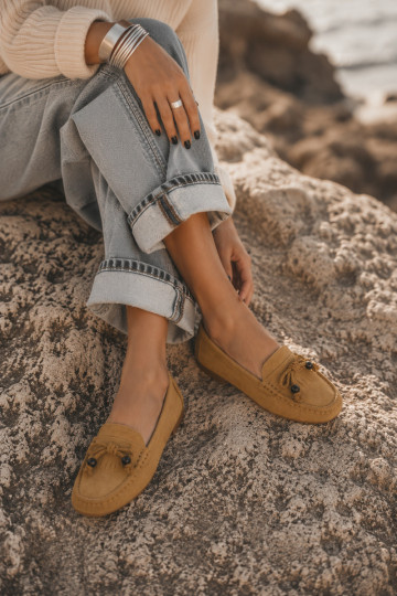Mocasines para mujer con lazos y flecos en ante sintético color marrón Bluebell