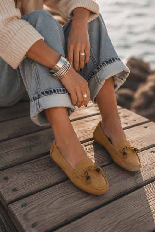 Mocasines para mujer con lazos y flecos en ante sintético color marrón Bluebell