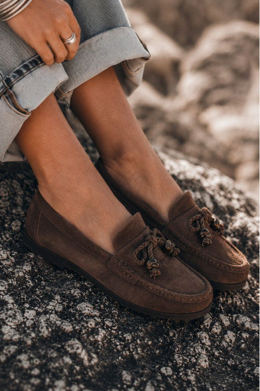 Mocasines para mujer con lazos y flecos en ante sintético color chocolate Bluebell