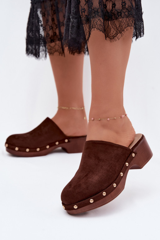 Zuecos para mujeres de ante sintético en dorado con tachuelas Cherryelle