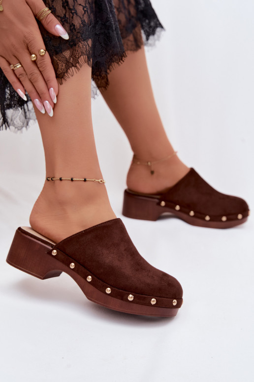 Zuecos para mujeres de ante sintético en dorado con tachuelas Cherryelle