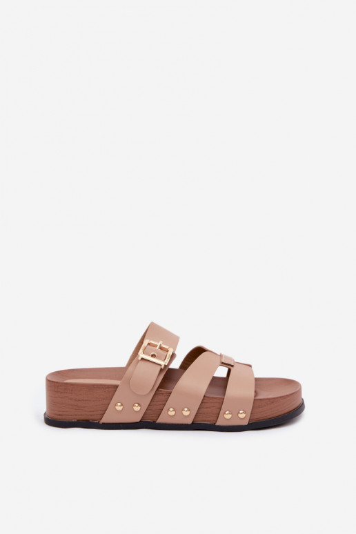Zapatillas para mujeres de cuero sintético con hebillas en color arena Cambria